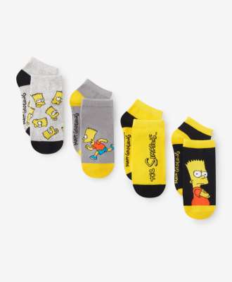 Chlapčenské členkové ponožky Simpsonovci 4 páry - SKU/PLU: 621405 Chlapčenské členkové ponožky Simpsonovci 4 páry s prídavkom bavlny budú vášmu dieťaťu slúžiť deň čo deň. Ponožky perfektne sedia a počas aktivít sa nešmýkajú. Každý pár je zdobený iným vzorom.